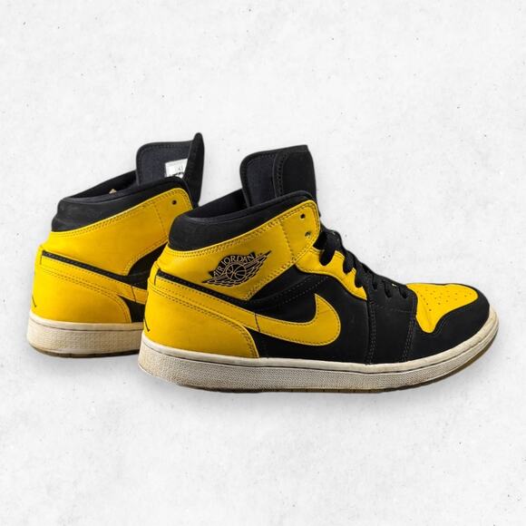 Nike Air Jordan 1 Retro Mid New Love OG 2017 554724-035 Mens Size 11 main image 9